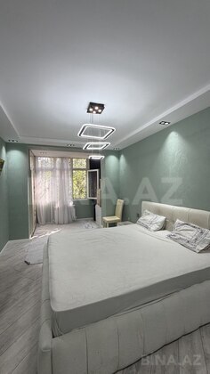 5 otaqlı Köhnə tikili, Bakıxanov q., Bakı