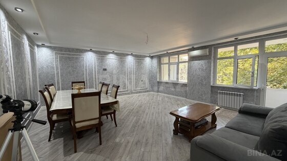 5 otaqlı Köhnə tikili, Bakıxanov q., Bakı