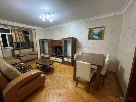 3 otaqlı Köhnə tikili, Neftçilər m., Bakı
