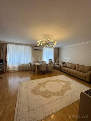 3 otaqlı Köhnə tikili, 28 May m., Bakı