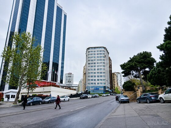 3 otaqlı Yeni tikili, Elmlər Akademiyası m., Bakı