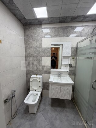 3 otaqlı Köhnə tikili, Bakıxanov q., Bakı