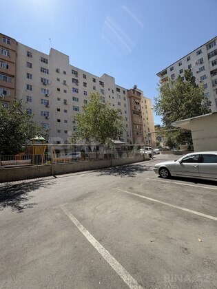 3 otaqlı Köhnə tikili, Bakıxanov q., Bakı