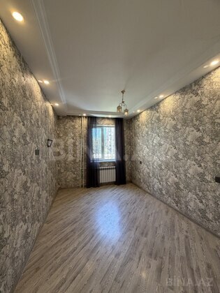 3 otaqlı Köhnə tikili, Bakıxanov q., Bakı