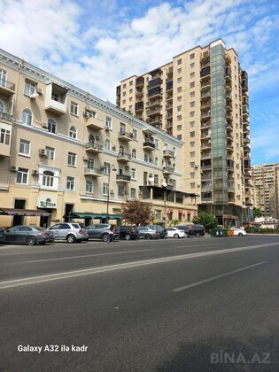 2 otaqlı Köhnə tikili, Elmlər Akademiyası m., Bakı