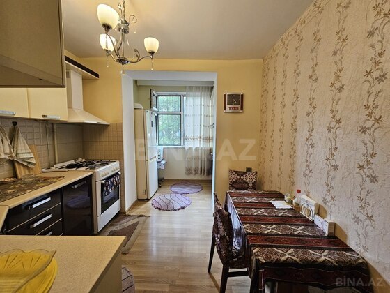 3 otaqlı Köhnə tikili, Nizami m., Bakı