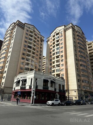 3 otaqlı Yeni tikili, Şah İsmayıl Xətai m., Bakı