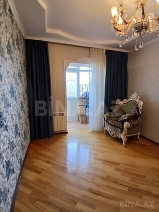 3 otaqlı Köhnə tikili, Qaraçuxur q., Bakı
