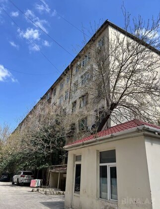 3 otaqlı Köhnə tikili, Memar Əcəmi m., Bakı