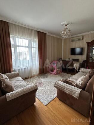 4 otaqlı Köhnə tikili, Bakıxanov q., Bakı