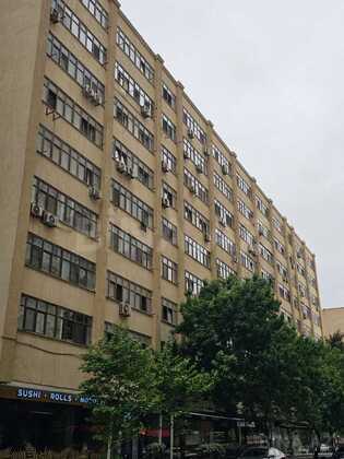 2 otaqlı Köhnə tikili, Elmlər Akademiyası m., Bakı