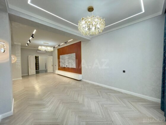 4 otaqlı Yeni tikili, Şah İsmayıl Xətai m., Bakı