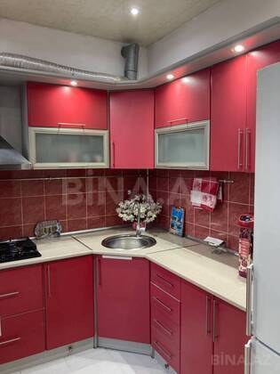 3 otaqlı Köhnə tikili, 28 May m., Bakı