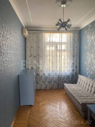 3 otaqlı Köhnə tikili, 28 May m., Bakı