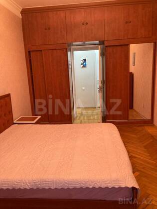 3 otaqlı Köhnə tikili, 28 May m., Bakı