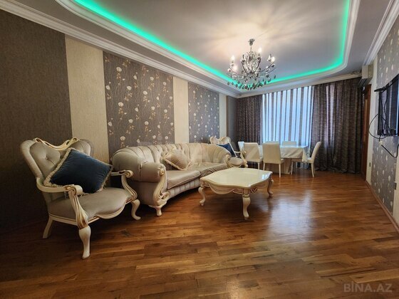 3 otaqlı Yeni tikili, Neftçilər m., Bakı
