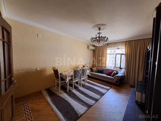 5 otaqlı Köhnə tikili, Xalqlar Dostluğu m., Bakı
