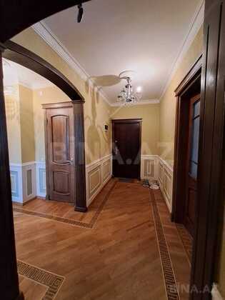 5 otaqlı Köhnə tikili, Xalqlar Dostluğu m., Bakı