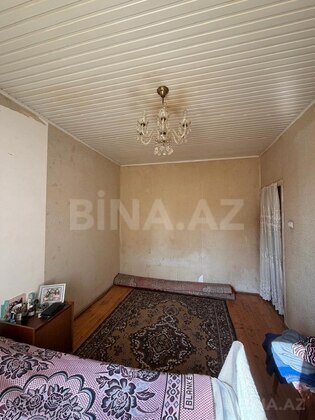 3 otaqlı Köhnə tikili, Bakıxanov q., Bakı