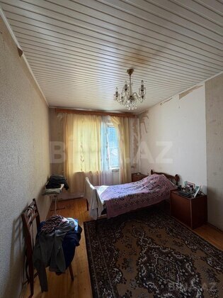 3 otaqlı Köhnə tikili, Bakıxanov q., Bakı