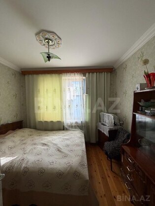 3 otaqlı Köhnə tikili, Bakıxanov q., Bakı