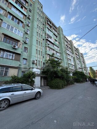 3 otaqlı Köhnə tikili, Bakıxanov q., Bakı