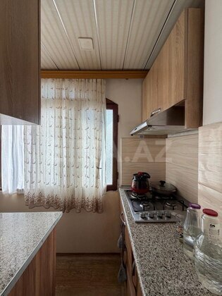 3 otaqlı Köhnə tikili, Bakıxanov q., Bakı
