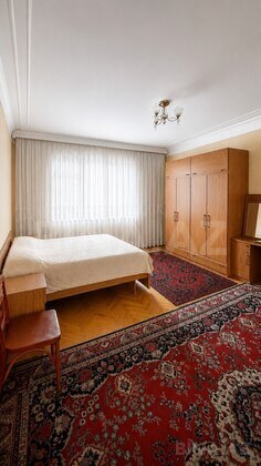 3 otaqlı Köhnə tikili, Qara Qarayev m., Bakı