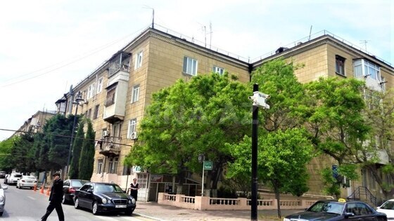 2 otaqlı Köhnə tikili, Elmlər Akademiyası m., Bakı