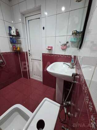 3 otaqlı Köhnə tikili, Qara Qarayev m., Bakı