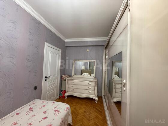 3 otaqlı Köhnə tikili, Neftçilər m., Bakı