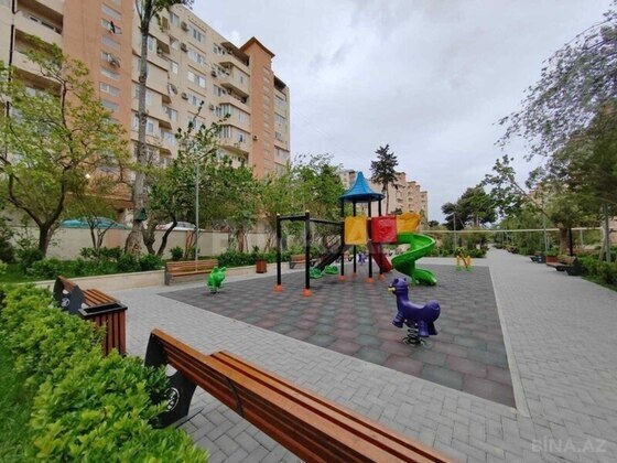 3 otaqlı Köhnə tikili, Xalqlar Dostluğu m., Bakı