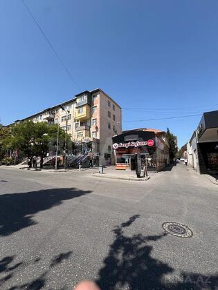 2 otaqlı Köhnə tikili, Memar Əcəmi m., Bakı
