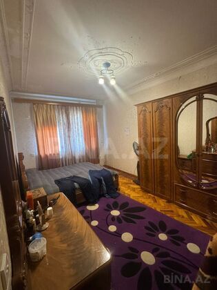 5 otaqlı Köhnə tikili, Xalqlar Dostluğu m., Bakı