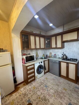 5 otaqlı Köhnə tikili, Xalqlar Dostluğu m., Bakı