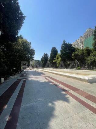 2 otaqlı Köhnə tikili, Elmlər Akademiyası m., Bakı