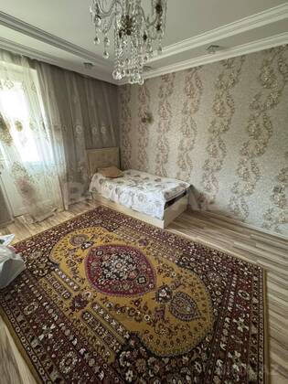 3 otaqlı Köhnə tikili, Şah İsmayıl Xətai m., Bakı
