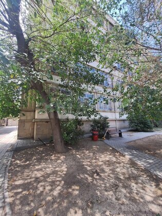 2 otaqlı Köhnə tikili, 8-ci mikrorayon q., Bakı