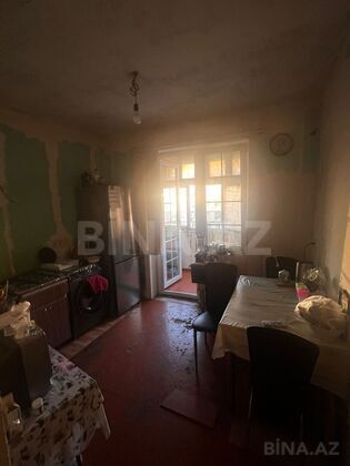 3 otaqlı Köhnə tikili, Həzi Aslanov m., Bakı