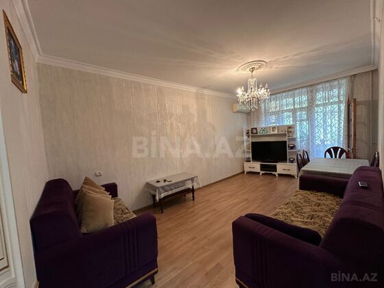 3 otaqlı Köhnə tikili, Bakıxanov q., Bakı