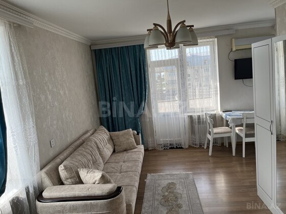 1 otaqlı Köhnə tikili, Şah İsmayıl Xətai m., Bakı