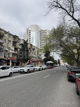 2 otaqlı Köhnə tikili, Elmlər Akademiyası m., Bakı