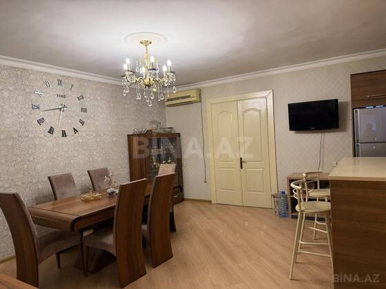 3 otaqlı Köhnə tikili, Elmlər Akademiyası m., Bakı