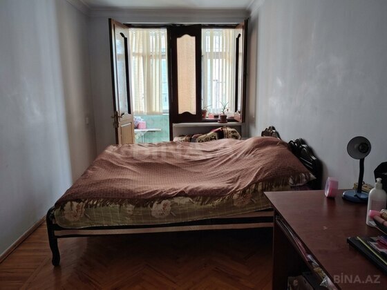 2 otaqlı Köhnə tikili, Nizami m., Bakı