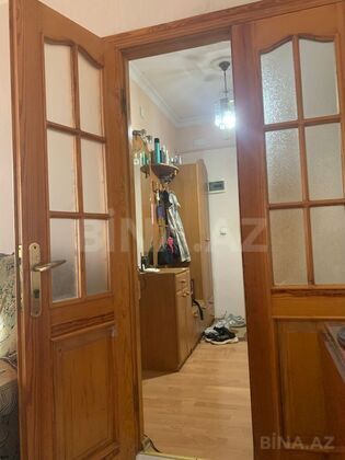 3 otaqlı Köhnə tikili, Qara Qarayev m., Bakı