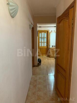 3 otaqlı Köhnə tikili, Qara Qarayev m., Bakı