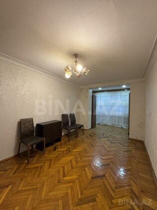 3 otaqlı Köhnə tikili, Elmlər Akademiyası m., Bakı