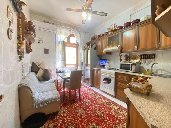3 otaqlı Köhnə tikili, Qara Qarayev m., Bakı