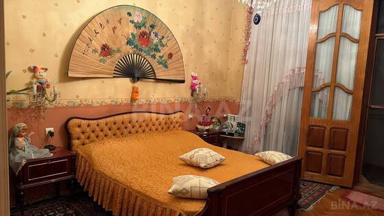 3 otaqlı Köhnə tikili, Qara Qarayev m., Bakı