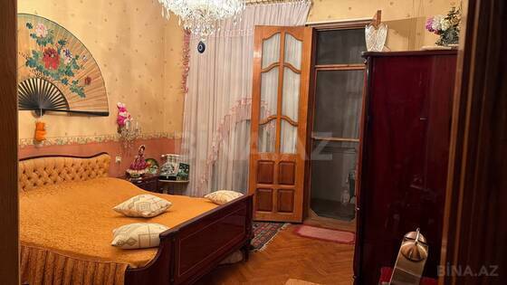 3 otaqlı Köhnə tikili, Qara Qarayev m., Bakı